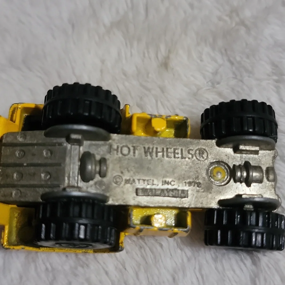Vintage 1979 Hot Wheels CAT Dump Truck